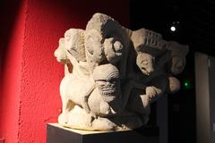 Romanesque capital from the Cathedral of Saint-André in Bordeaux