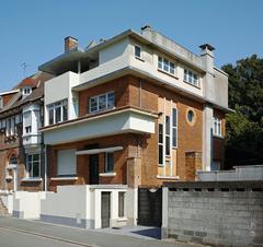 Modernist house on Rue César Franck in Lille