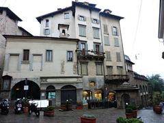 Bergamo Città Alta Piazza Mercato Delle Scarpe