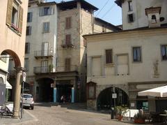 Piazza Mercato delle Scarpe in Bergamo