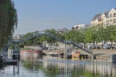 Les bords de l'Erdre au niveau de l'île de Versailles in Nantes