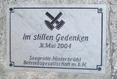 Plaque commemorating victims of the 2004 boat accident at Seegrotte Hinterbruehl