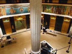 Marquette Building center column in main lobby