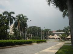 Mehan Garden in Ermita, Manila with the Universidad de Manila in the background