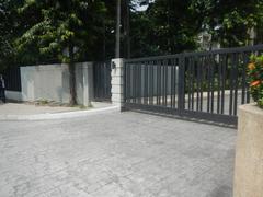 Mehan Garden in Ermita, Manila with Universidad de Manila in the background