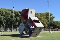 Monumento al escape sculpture at Parque de la Memoria in Buenos Aires