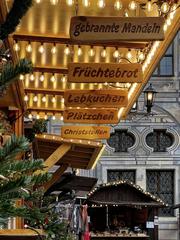 Weihnachtsdorf im Kaiserhof der Münchner Residenz