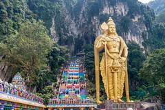 Batu Caves entrance and Lord Murugan statue