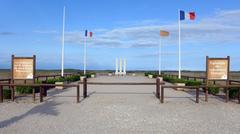 Le Barcarès Memorial with a backdrop of a clear blue sky