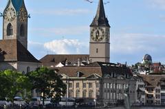 Fraumünster, Zunfthaus zur Meisen, Münsterbrücke, Hans Waldmann Reiterstandbild, St. Peter, Urania Sternwarte tower in Zürich