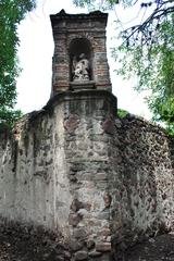 Corner of a wall at the Museo Nacional del Virreinato gardens