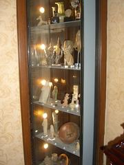 Collection of archaeological artifacts in Freud's office