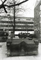 Roman sarcophagi, remains of Roman aqueduct, side gate of North Gate, near Wallraf-Richartz Museum, in front of newly built WDR building, June 1965