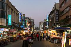 Liouho Night Market nighttime scene