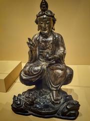 Seated Guanyin Buddhist figurine Ming Dynasty