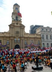 Singing of the Chilean National Anthem in the Bicentennial in front of the National History Museum of Santiago