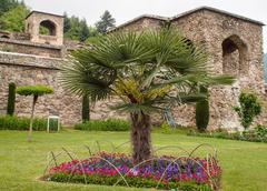 Pari Mahal in Srinagar with lush green gardens