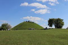 Kraków Krak Mound with clear blue sky