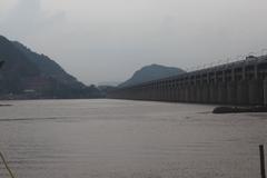 Prakasam Barrage on Krishna River connecting Krishna and Guntur districts