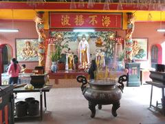 Main altar in the outer courtyard of Quan Am Pagoda