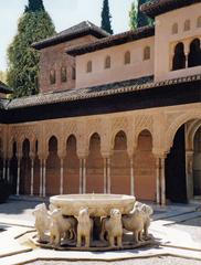 Alhambra Löwenhof in Granada, April 2001 before restoration