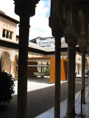 Fountain de los Leones under reconstruction