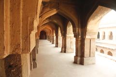 arched walkways at Rajon ki Baoli