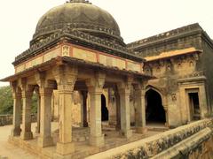 Tomb and enclosure of Rajon ki Bain in Mehrauli Archaeological Park