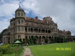 Rashtrapati Niwas in Shimla under a clear blue sky