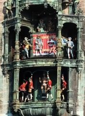 Glockenspiel at the Munich Town Hall in action