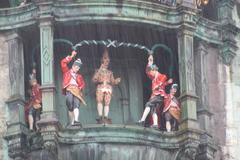 Rathaus-Glockenspiel performance featuring the Barrelmakers' Dance in Munich