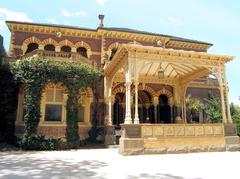 front of Rippon Lea mansion from driveway