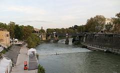 Fiume Tevere with Ponte Palatino bridge