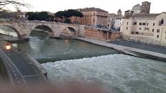 Fiume Tevere river in Rome, 2016