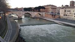 Fiume Tevere river in Rome, 2016