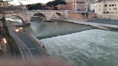 Fiume Tevere river in Rome, 2016