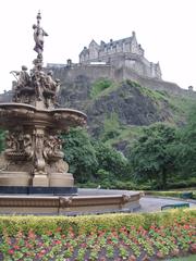 Fountain with Edinburgh Castle in the background