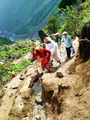 Trekking in the Himalayas towards Kedarnath