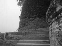 entrance stairs Sangni Fort Pakistan