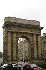 Puerta de Borgoña building in France indexed in the Base Mérimée