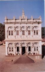 Shinde Chatri Temple in Pune, 1989