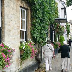 Ambling in Woodstock street scene