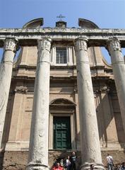 Tempel Des Antoninus Pius Und Der Faustina