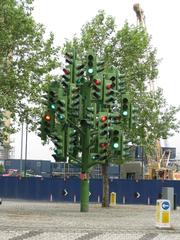 art installation at the roundabout of Westferry Road