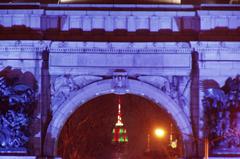 Brooklyn Mirador with three-point alignment capturing Keystone of the Arch and Empire State Building