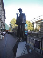 Sherlock Holmes statue outside Baker Street Station