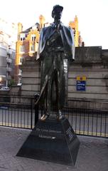 Sherlock Holmes Statue outside Baker Street