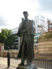 Sherlock Holmes statue in London