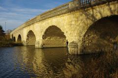 Swinford Bridge over the River Thames