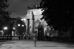 Black and white photo of Arco della Pace in Parco Sempione, Milan